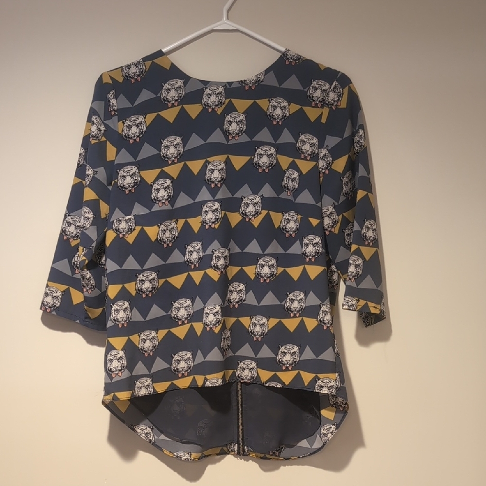 SUGAR HILL - Women's Gray & Yellow Graphic Tiger Print Top